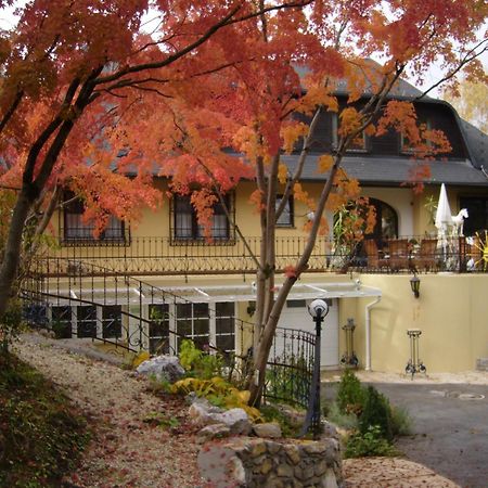 Hotel Restaurant - Hauserl Im Wald Graz Exterior photo