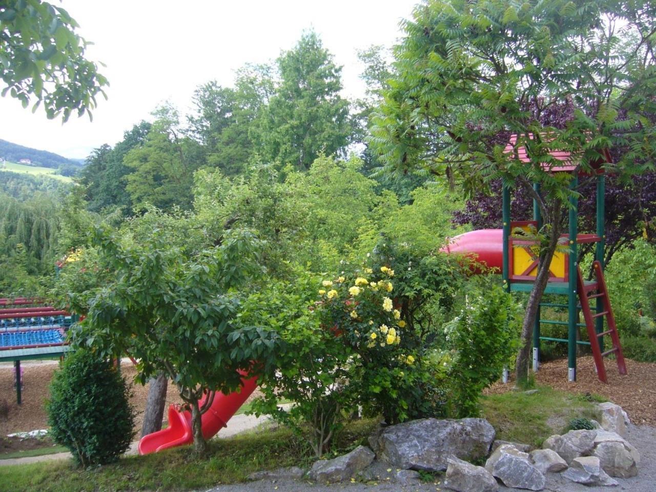 Hotel Restaurant - Hauserl Im Wald Graz Exterior photo